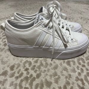 Adidas Nizza size 8 Worn once